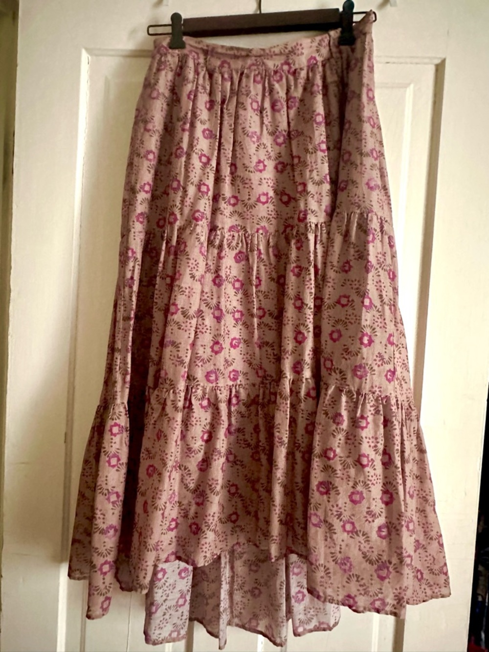 XiRENA Blush Floral Tiered Maxi Skirt